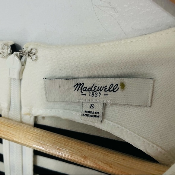 💫 MADEWELL | White Striped Black Pleated Afternoon Day Dress - Picture 8 of 8